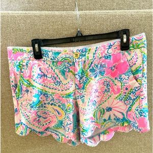 Lilly Pulitzer buttercup 5inch shorts size 8.  Excellent Condition.